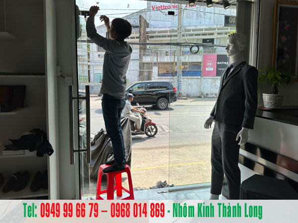 sửa cửa kính quận 1