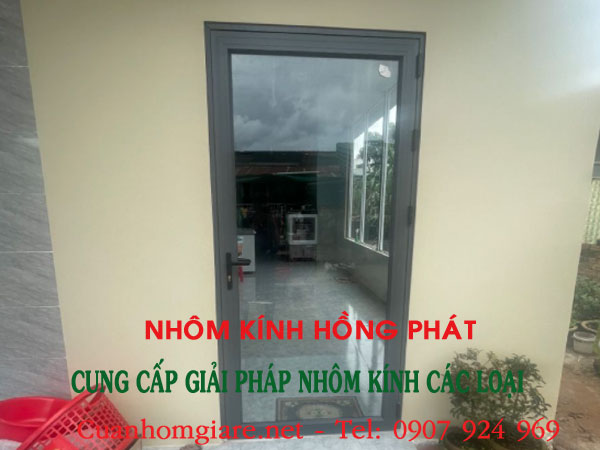 cua-nhom-kinh-tphcm