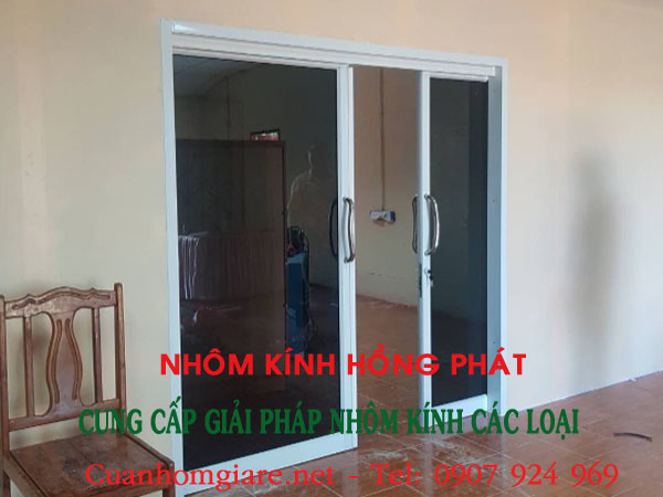 cua-nhom-kinh-tphcm